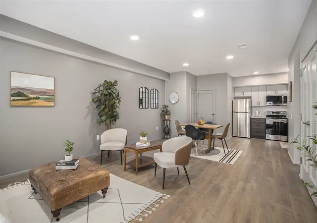 2nd image of 612 Southworth Ter, Kalamazoo, MI 49048 | MLS# 70522420