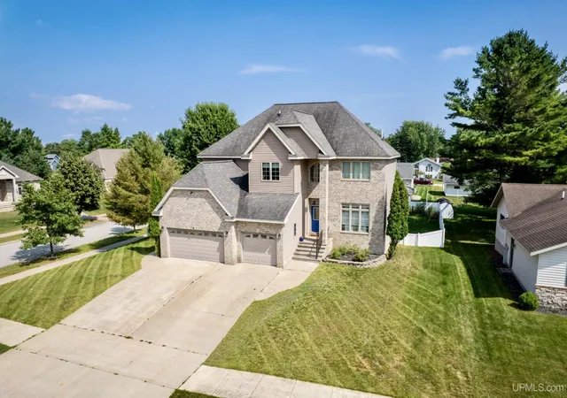 Homes for sale in Escanaba, MI | 513 S 32Nd St, Escanaba, MI 49829 | MLS# 50209638