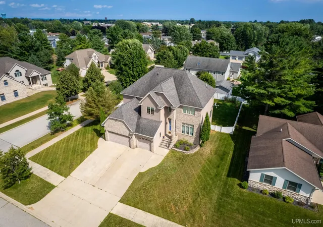Homes for sale in Escanaba, MI | 513 S 32Nd St, Escanaba, MI 49829 | MLS# 50209638