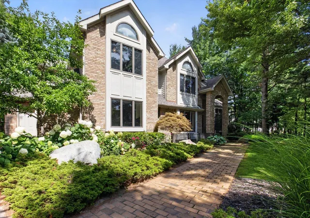 Photo 4 of Single family home for sale at 4618 Wild Pine Ct, Midland, MI 48642 | MLS# 50219025 | Listing updated on 2026-10-09