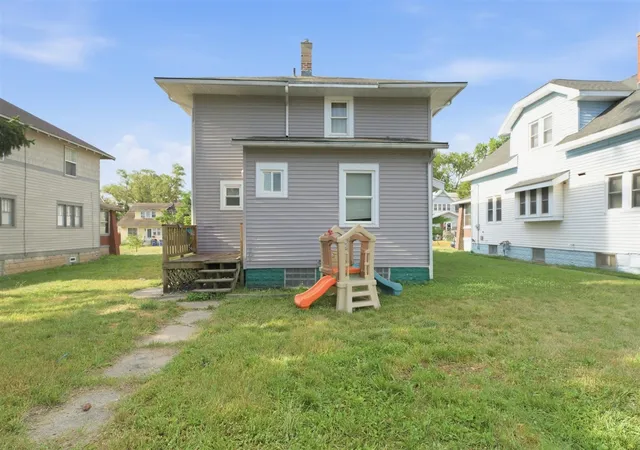 Photo 3 of Sale Pending at 1043 Oakdale St, Grand Rapids, MI 49507 | MLS# 70547151 | Listing updated on 2026-09-30