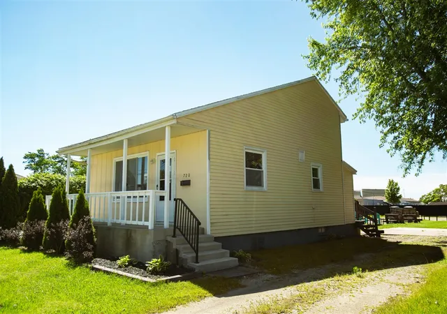 Homes for sale in Saint Joseph, MI | 720 Botham Ave, Saint Joseph, MI 49085 | MLS# 70538786