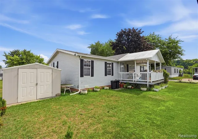 1st image of 29643 Carousel St, Novi, MI 48377 | MLS# 61022821