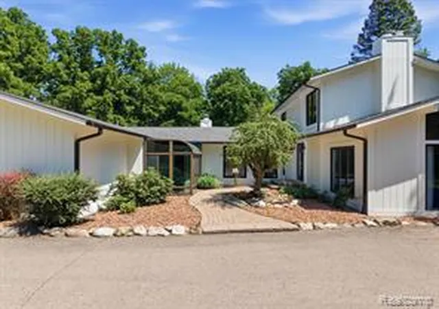 Homes for sale in Rochester, MI | 670 W Snell Rd, Rochester, MI 48306 | MLS# 61008875