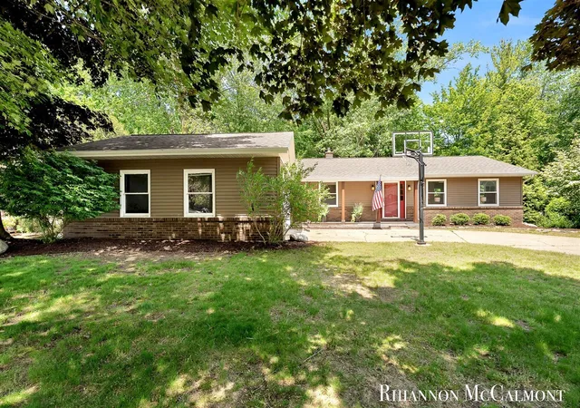 Photo 3 of Sale Pending at 16151 Terrace Rd, Spring Lake, MI 49456 | MLS# 70520458 | Listing updated on 2026-09-06