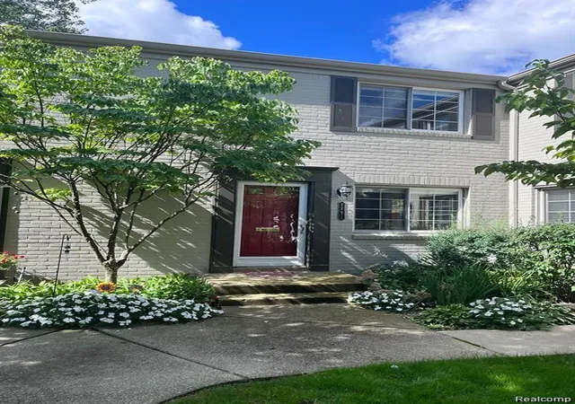 Homes for sale in Birmingham, MI | 1722 Graefield Rd #46, Birmingham, MI 48009 | MLS# 61011281