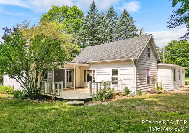 2nd image of 167 W Brooks St, Newaygo, MI 49337 | MLS# 70549400