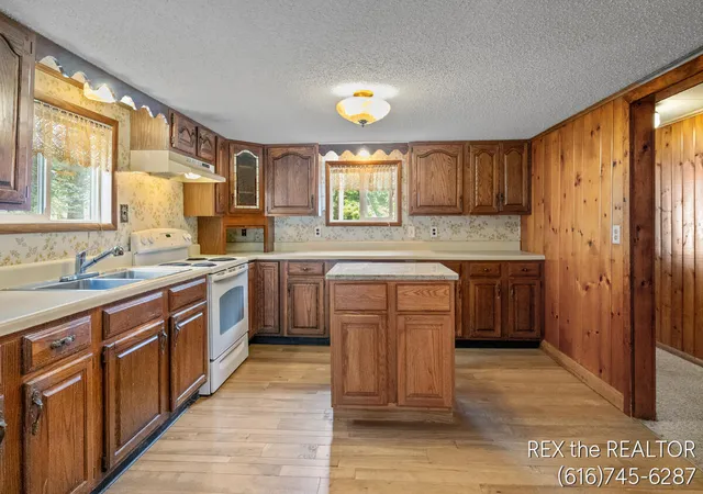4th image of 167 W Brooks St, Newaygo, MI 49337 | MLS# 70549400