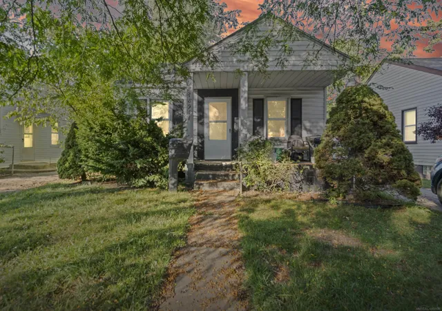 Homes for sale in Harper Woods, MI | 18941 Kingsville St, Harper Woods, MI 48225 | MLS# 50194501