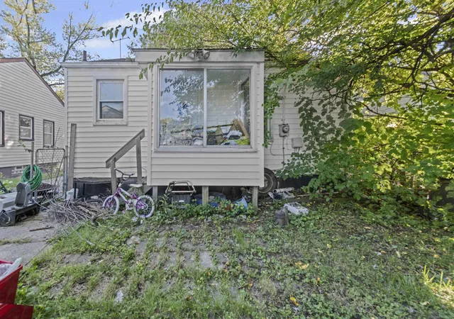 Homes for sale in Harper Woods, MI | 18941 Kingsville St, Harper Woods, MI 48225 | MLS# 50194501
