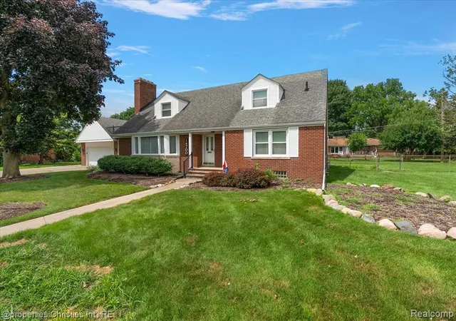 Photo 3 of Single family home for sale at 14700 Fox, Redford, MI 48239 3163 | MLS# 61008825 | Listing updated on 2026-09-02