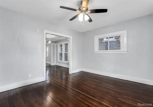 Listing Photo 5 - Condo for sale in building located at 7627 Woodrow Wilson St, Detroit, MI 48206