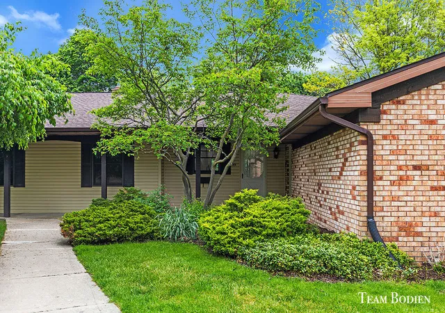 1st image of 201 Bona Vista Dr #21, Grand Rapids, MI 49504 | MLS# 70533063