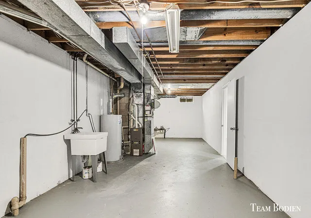 2nd image of 201 Bona Vis Dr, Grand Rapids, MI 49504
