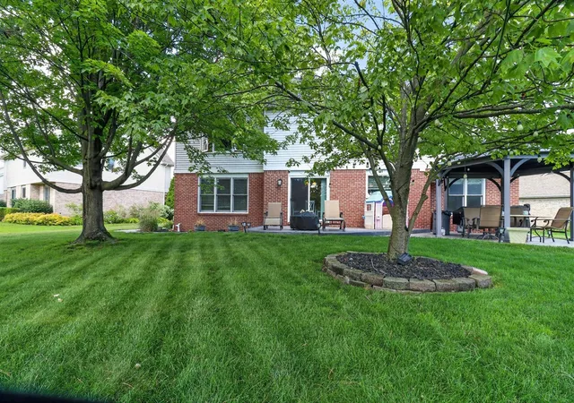 Homes for sale in Livonia, MI | 18175 Queensbury Dr, Livonia, MI 48152 | MLS# 70541569