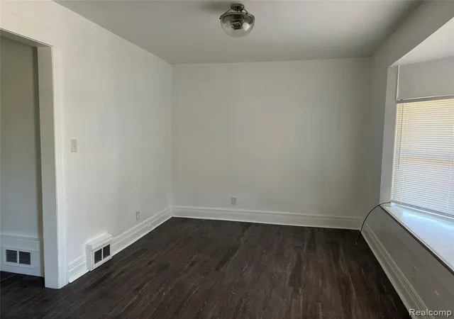 2nd image of 2150/2152 Crane St, Detroit, MI 48214 | MLS# 60097958