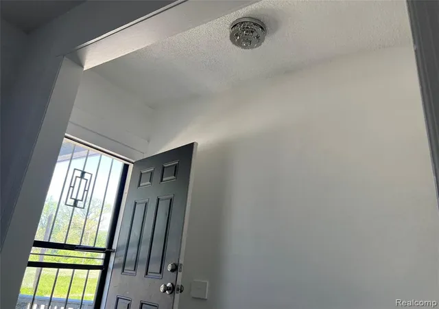 4th image of 2150/2152 Crane St, Detroit, MI 48214 | MLS# 60097958
