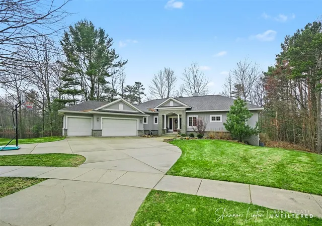 4th image of 17914 Shallow Springs Ct, Spring Lake, MI 49456 | MLS# 70522797