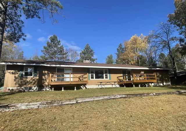 Photo 4 of Single family home for sale at 8301 Mirror Lake Rd, Munising, MI 49862 | MLS# 50192827 | Listing updated on 2026-06-30