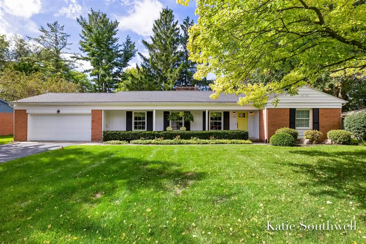 Photo 1 of Sale Pending at 1739 Morningside Dr, Grand Rapids, MI 49506 | MLS# 70565173 | Listing updated on 2026-10-22