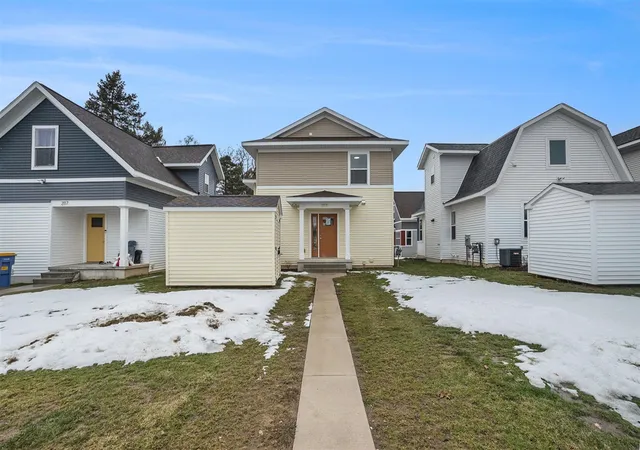 Homes for sale in Grand Rapids, MI | 2098 Linden Ave, Grand Rapids, MI 49507 | MLS# 70530325