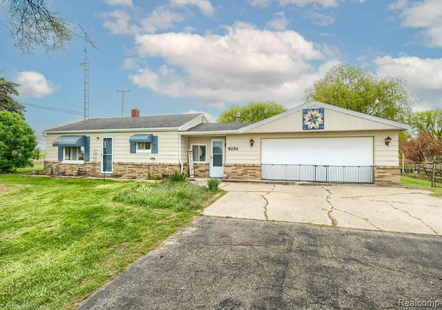 Homes for sale in Mount Morris, MI | 9254 N Genesee Rd, Mount Morris, MI 48458 | MLS# 60993111