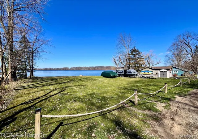 Homes for sale in Pinckney, MI | 11280 Patterson Lake Dr Dr, Pinckney, MI 48169 9746 | MLS# 60984907