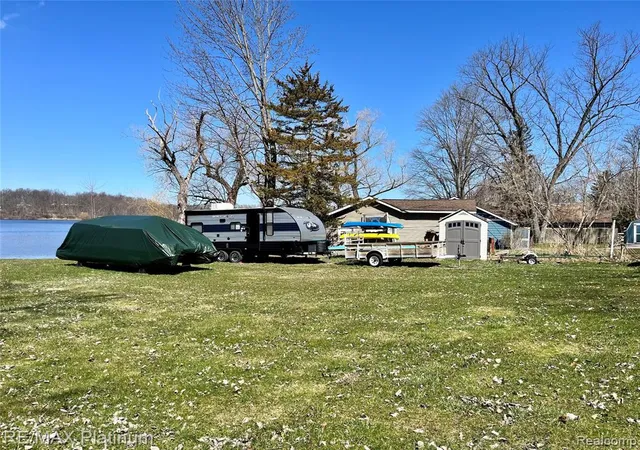 Homes for sale in Pinckney, MI | 11280 Patterson Lake Dr Dr, Pinckney, MI 48169 9746 | MLS# 60984907