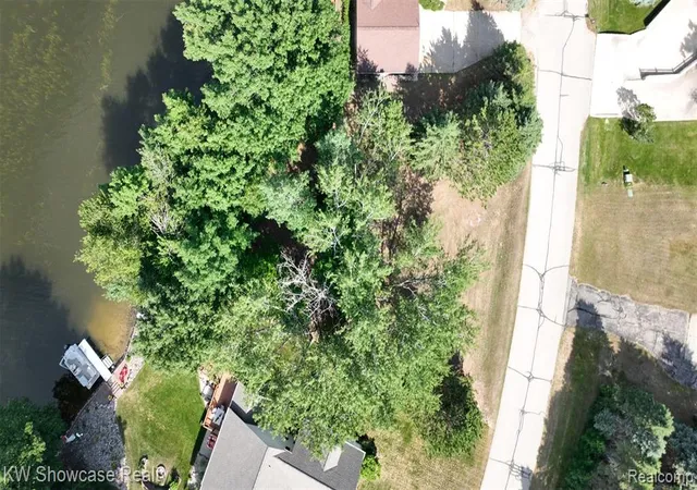 10th image of 1033 Cantabrian Dr, Weidman, MI 48893 | MLS# 61010671
