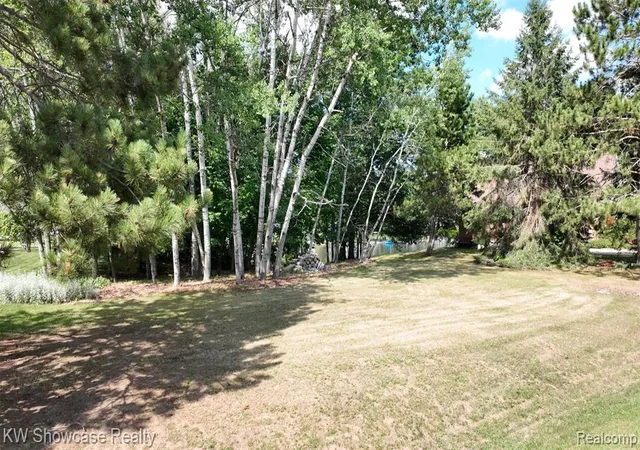 2nd image of 1033 Cantabrian Dr, Weidman, MI 48893 | MLS# 61010671