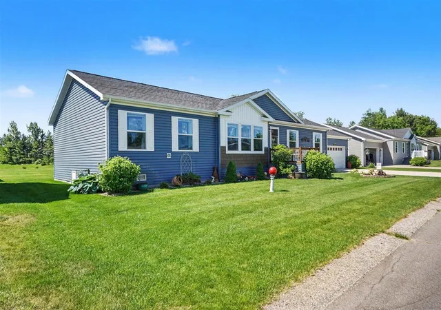 Homes for sale in Cedar Springs, MI | 3676 Hollyfield Dr, Cedar Springs, MI 49319 | MLS# 70537495