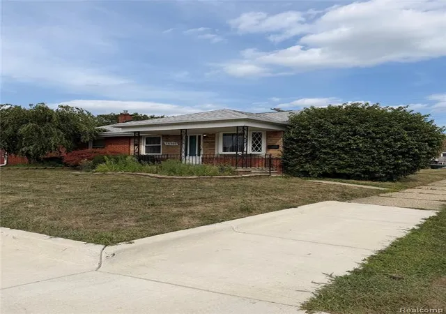 Photo 1 of Single family home for sale at 28302 Edward St, Roseville, MI 48066 2413 | MLS# 61025841 | Listing updated on 2026-09-16
