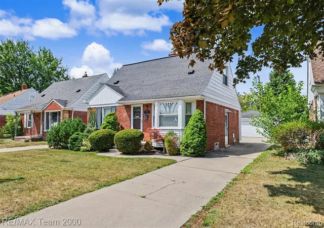 Photo 2 of Sale Pending at 3514 Polk St, Dearborn, MI 48124 3836 | MLS# 61023157 | Listing updated on 2026-08-25