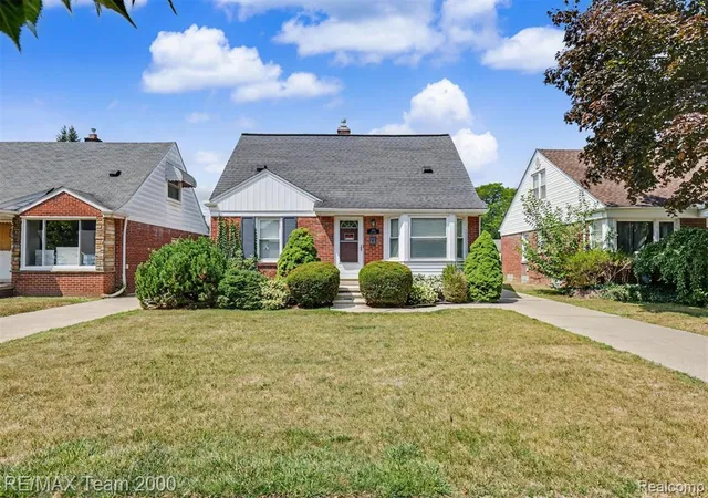 Photo 3 of Sale Pending at 3514 Polk St, Dearborn, MI 48124 3836 | MLS# 61023157 | Listing updated on 2026-08-25