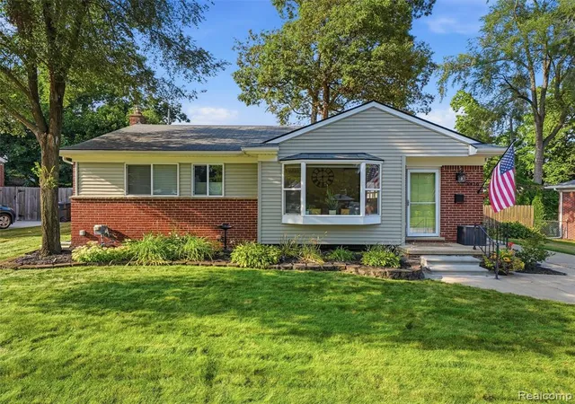Photo 1 of Sale Pending at 8420 Northfield Blvd, Oak Park, MI 48237 1807 | MLS# 61025236 | Listing updated on 2026-09-02