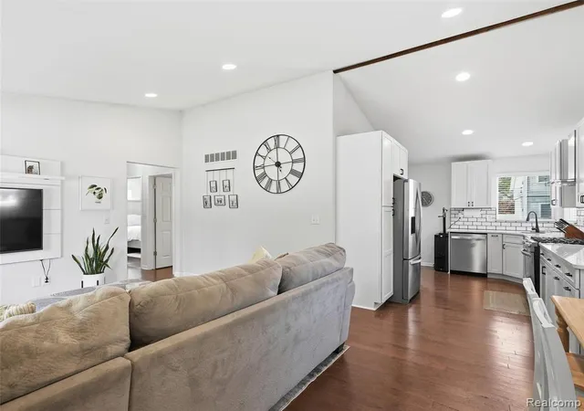 Photo 4 of Sale Pending at 8420 Northfield Blvd, Oak Park, MI 48237 1807 | MLS# 61025236 | Listing updated on 2026-09-02