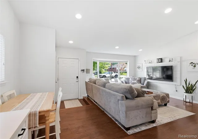 Photo 5 of Sale Pending at 8420 Northfield Blvd, Oak Park, MI 48237 1807 | MLS# 61025236 | Listing updated on 2026-09-02