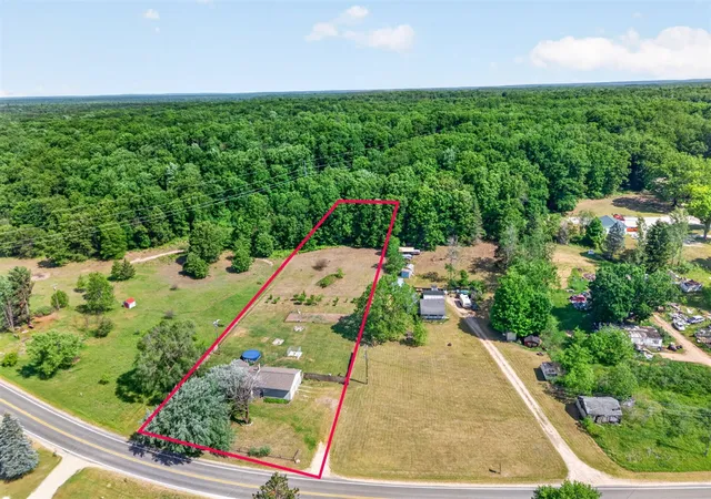 3rd image of 4717 E Fillmore Rd, White Cloud, MI 49349 | MLS# 70538007
