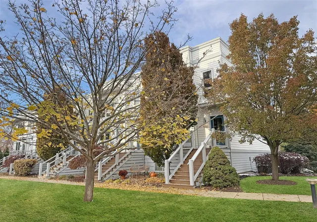 Photo 2 of Condo for sale at 2157 New Town Dr, Grand Rapids, MI 49525 | MLS# 70504705 | Listing updated on 2025-11-14
