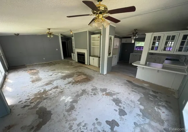 Photo 3 of Manufactured home for sale at 5044 S Naomi Kong Dr, Flint, MI 48506 | MLS# 61024436 | Listing updated on 2026-09-01