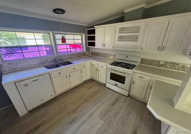 Photo 4 of Manufactured home for sale at 5044 S Naomi Kong Dr, Flint, MI 48506 | MLS# 61024436 | Listing updated on 2026-09-01