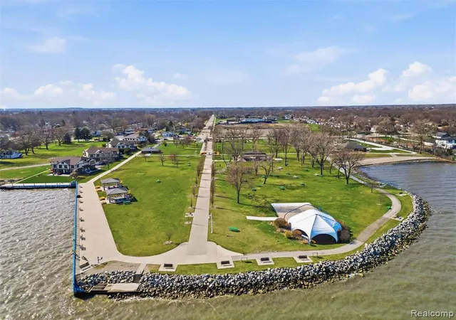 Homes for sale in Saint Clair Shores, MI | 102 Lac Sainte Claire Dr, Saint Clair Shores, MI 48082 1388 | MLS# 60982748