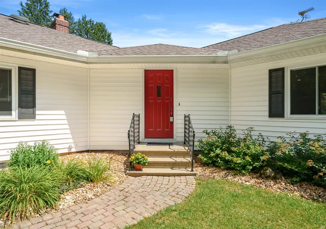 4th image of 22100 N Uldriks Dr, Battle Creek, MI 49017 | MLS# 70479922