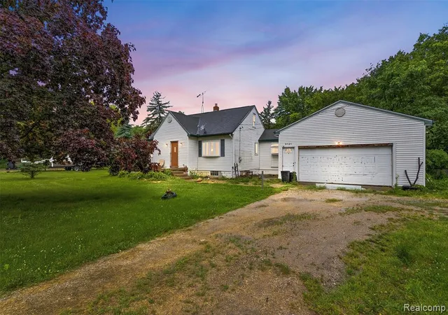 Homes for sale in Burton, MI | 5121 Lippincott Blvd, Burton, MI 48519 | MLS# 61002575