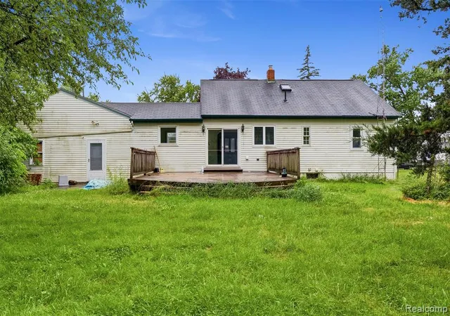 Homes for sale in Burton, MI | 5121 Lippincott Blvd, Burton, MI 48519 | MLS# 61002575