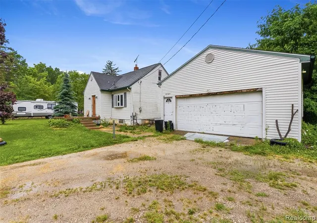 Homes for sale in Burton, MI | 5121 Lippincott Blvd, Burton, MI 48519 | MLS# 61002575