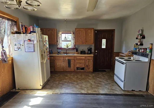 Photo 3 of Single family home for sale at 125 N Second St, Manistique, MI 49854 | MLS# 50220229 | Listing updated on 2026-08-29