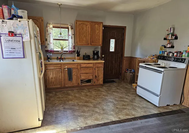 Photo 4 of Single family home for sale at 125 N Second St, Manistique, MI 49854 | MLS# 50220229 | Listing updated on 2026-08-29