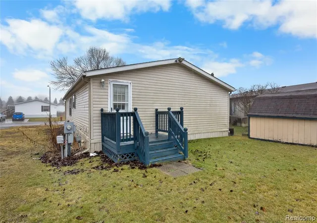 Homes for sale in Newport, MI | 9072 Greentree Dr, Newport, MI 48166 | MLS# 60971106