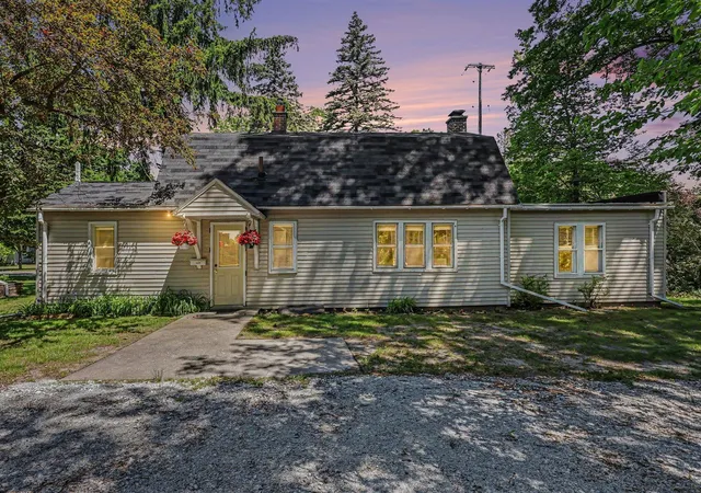 Homes for sale in Montague, MI | 4865 Dowling St, Montague, MI 49437 | MLS# 70536424
